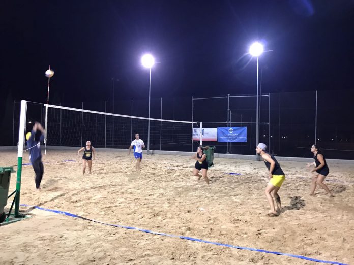 Voley playa nocturno Pinto