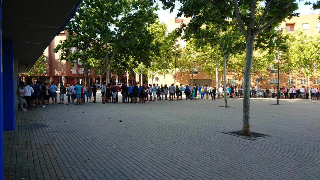 Colas en el Coliseum