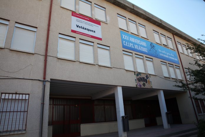 VISITA OBRAS COLEGIO VELAZQUZ PISTA DEPORTIVA (37)