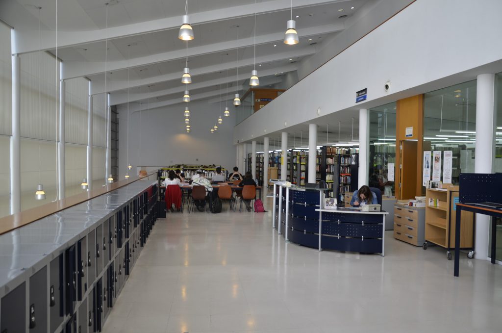 bibliotecas tomas y valiente fuenlabrada