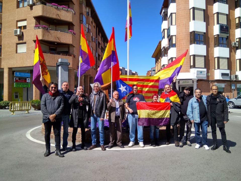 ESTELADAS BANDERAS DE LA REPÚBLICA