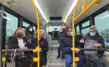 El alcalde de Pinto y el gerente del Consorcio durante el primer viaje de la L1B